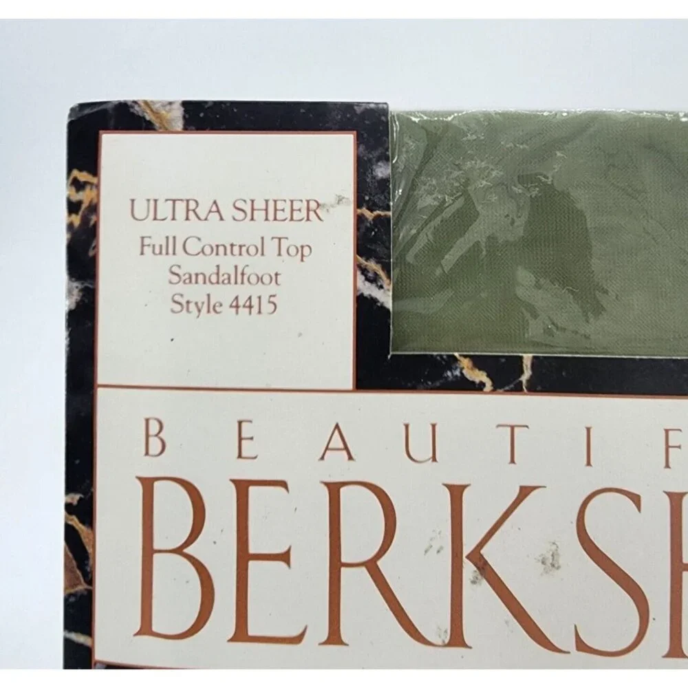 Berkshire Ultra Sheer Full Control Top Sandalfoot Pantyhose 4415 Jade Green Sz 2
